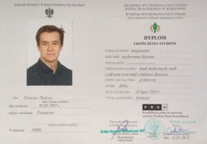 Absolwent Akademii Wychowania Fizycznego (studia licencjackie)